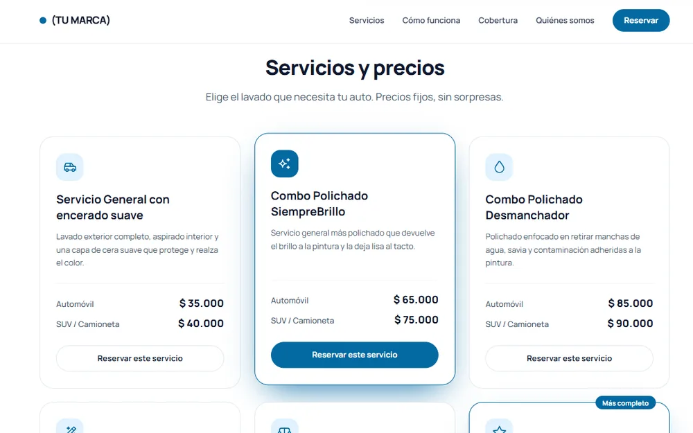 Sección de servicios y precios por tipo de vehículo en la página de reservas de un negocio de lavado a domicilio